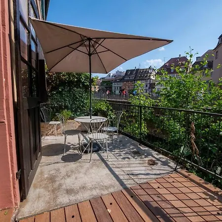 La Maison De L'eclusier Apartment *