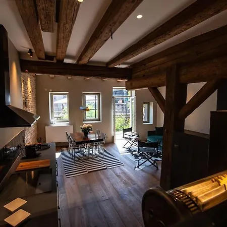 아파트 La Maison De L'eclusier