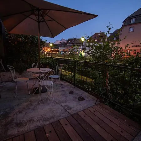 La Maison De L'eclusier