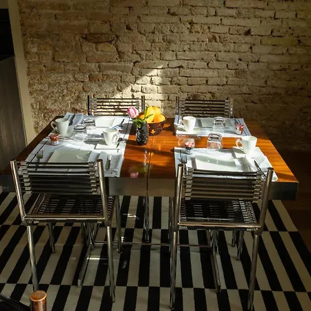 La Maison De L'eclusier